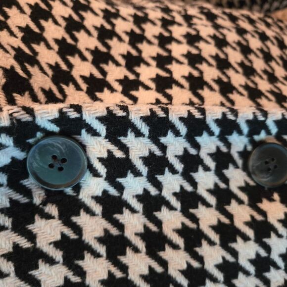 Old Navy Chevron Black and White hound tooth jacket. - Picture 6 of 8